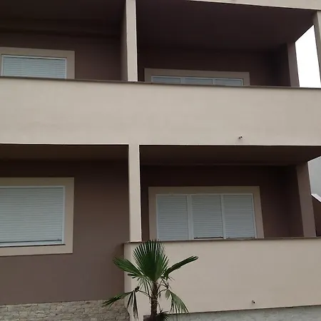 Apartment Karl Biograd Na Moru